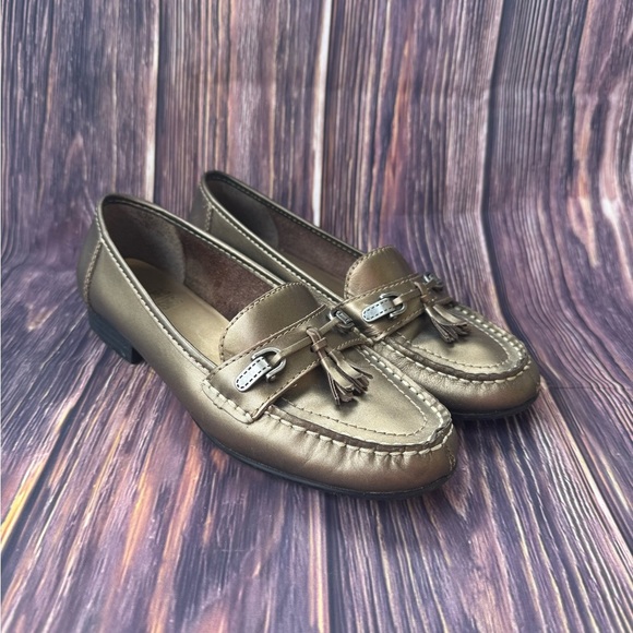 Metallic Gold Loafers Mootsties Tooties Size 6 - Picture 1 of 6